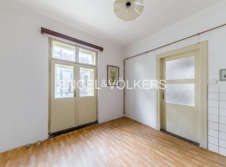 4 | Prodej - dům/vila, 301 m²