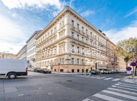 Pronájem - obchodní prostor, 217 m² obrázek