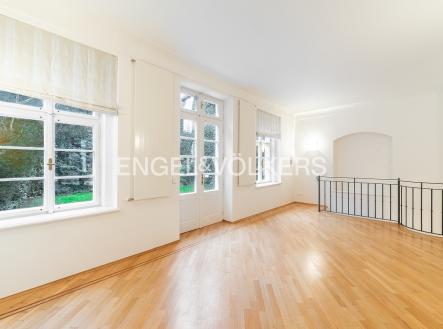 Pronájem bytu, 5+1, 184 m² obrázek