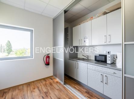 4 | Pronájem - obchodní prostor, 343 m²