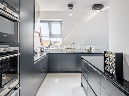 4 | Pronájem bytu, 6+kk, 185 m²