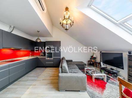 9 | Prodej bytu, 3+kk, 93 m²