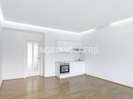 3 | Pronájem bytu, 1+kk, 38 m²