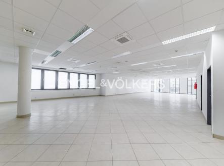 Pronájem - kanceláře, 300 m² obrázek