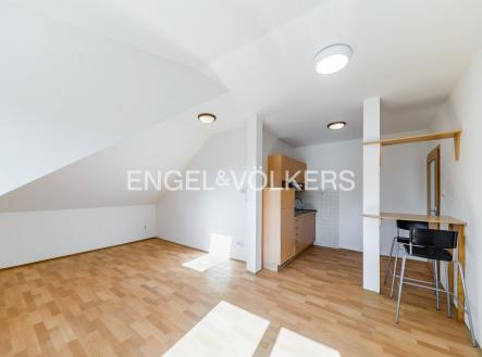 2 | Pronájem bytu, 1+kk, 34 m²