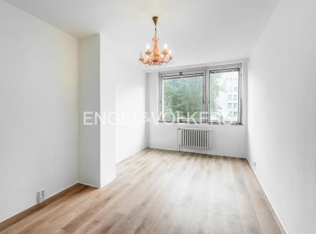 4 | Pronájem - dům/vila, 205 m²