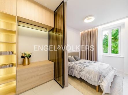 4 (5) | Prodej bytu, 2+kk, 61 m²