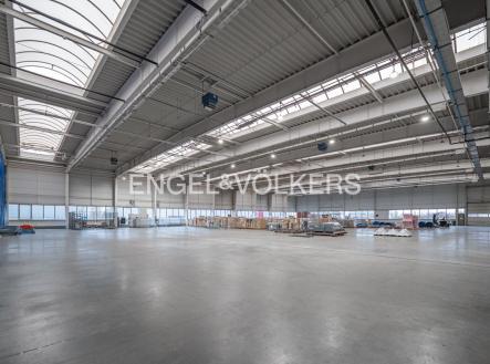 P1156103_web | Pronájem - komerční objekt, sklad, 4 000 m²