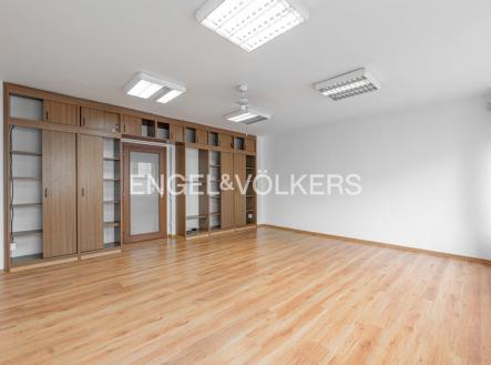 P1156244_web | Pronájem - kanceláře, 30 m²