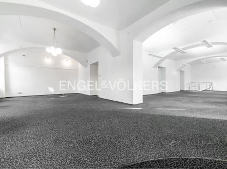 3 | Pronájem - kanceláře, 343 m²