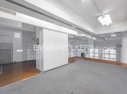 2 | Pronájem - kanceláře, 985 m²