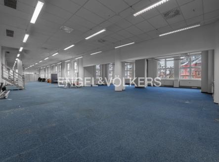 4 | Pronájem - kanceláře, 985 m²