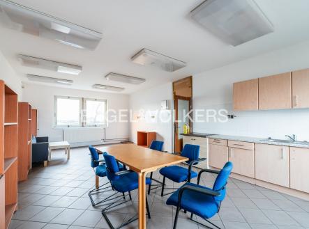 2 | Pronájem - kanceláře, 719 m²