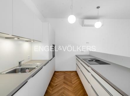 3 | Pronájem bytu, 4+kk, 144 m²