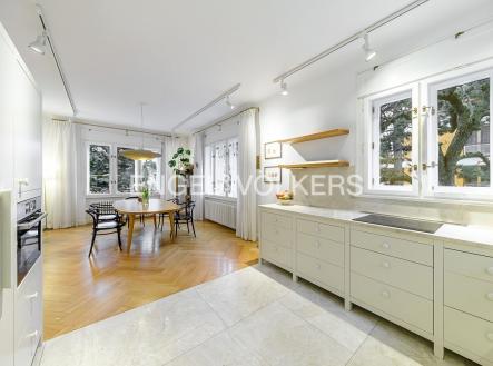 Prodej - dům/vila, 383 m² obrázek