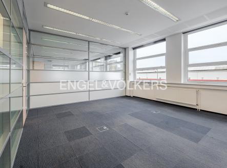 3 | Pronájem - kanceláře, 861 m²