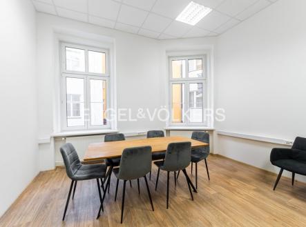 3 | Pronájem - kanceláře, 278 m²