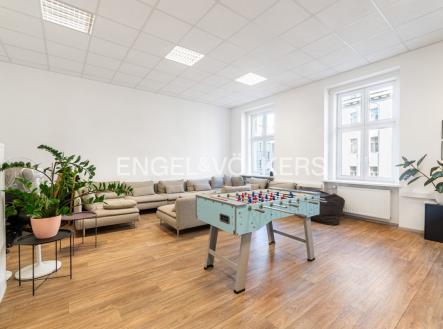 1 | Pronájem - kanceláře, 278 m²