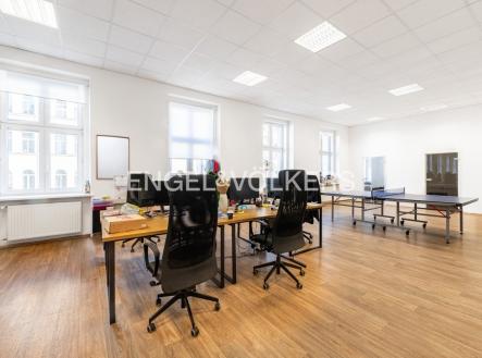 4 | Pronájem - kanceláře, 278 m²