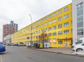 Pronájem - kanceláře, 241 m²