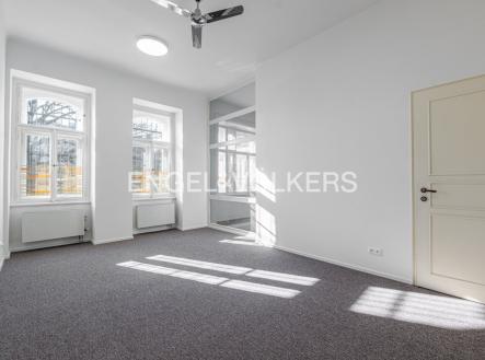 2 | Pronájem - kanceláře, 187 m²