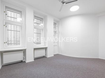 4 | Pronájem - kanceláře, 187 m²
