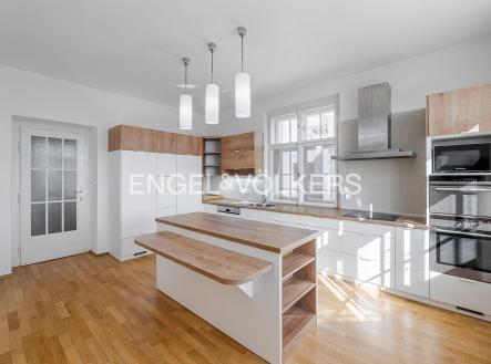 2 | Pronájem bytu, 5+1, 180 m²