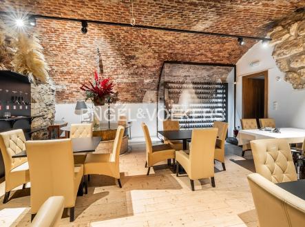 4 | Pronájem - restaurace, 365 m²