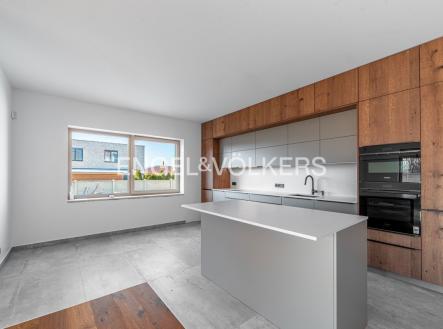 2 | Pronájem - dům/vila, 195 m²