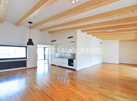 6_uprava | Pronájem - dům/vila, 400 m²