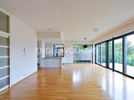 1_uprava | Pronájem - dům/vila, 400 m²