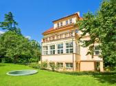 Pronájem - dům/vila, 421 m²