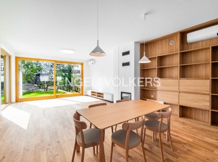 Pronájem - dům/vila, 220 m² obrázek