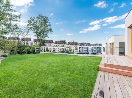 3 | Pronájem - dům/vila, 220 m²