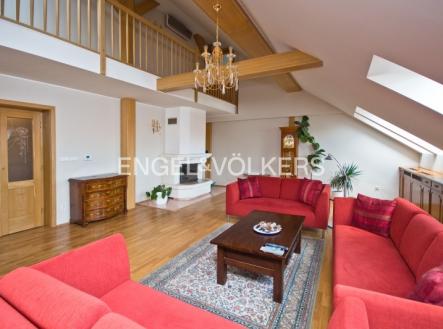 Pronájem bytu, 4+1, 200 m² obrázek