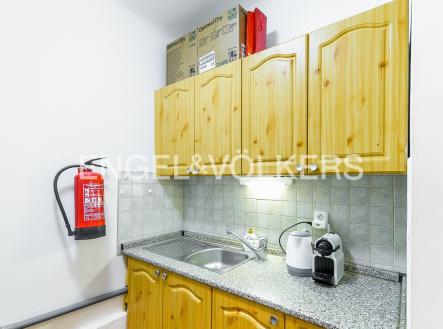 4 | Pronájem - kanceláře, 32 m²