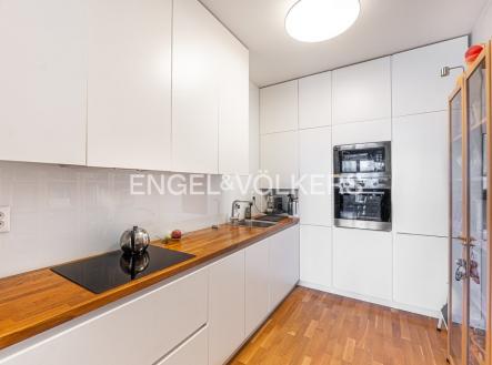 P1245304_web | Pronájem bytu, 2+kk, 69 m²