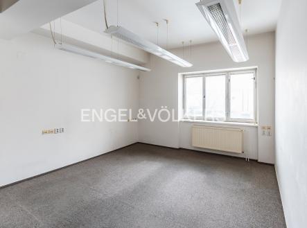2 | Pronájem - komerční objekt, sklad, 1 767 m²