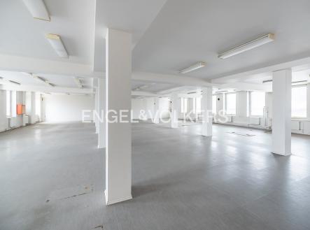 3 | Pronájem - komerční objekt, sklad, 4 385 m²