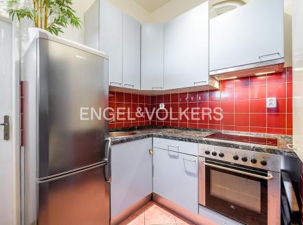 3 (3) | Prodej bytu, 2+kk, 46 m²