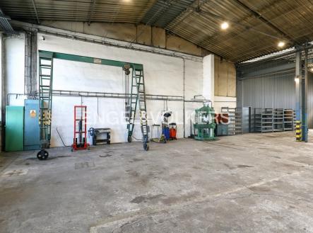4 | Pronájem - komerční objekt, výroba, 977 m²