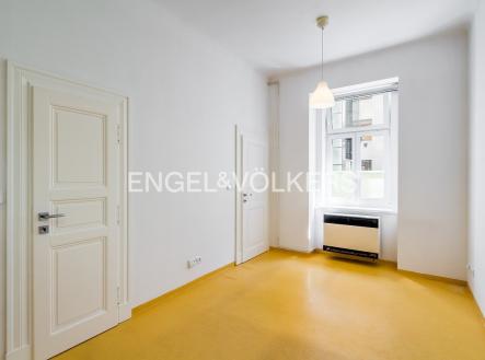 Pronájem bytu, 1+kk, 18 m² obrázek