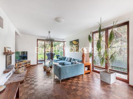 1 | Pronájem - dům/vila, 400 m²