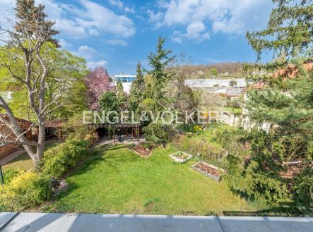 3 | Pronájem - dům/vila, 400 m²