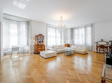 Pronájem bytu, 3+1, 130 m² obrázek