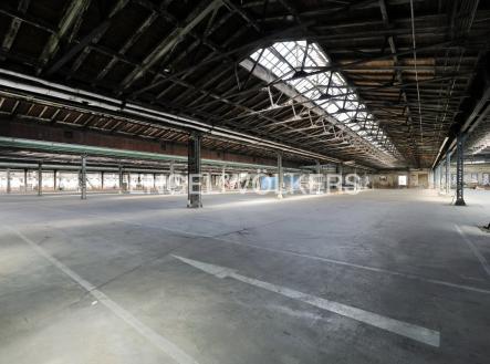 5 (4) | Pronájem - komerční objekt, sklad, 14 528 m²