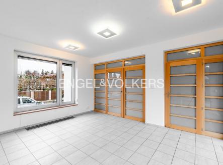 3 | Pronájem - dům/vila, 260 m²