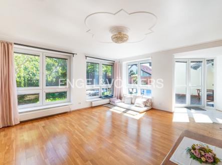 4 | Pronájem - dům/vila, 280 m²