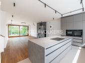 Pronájem - dům/vila, 219 m²