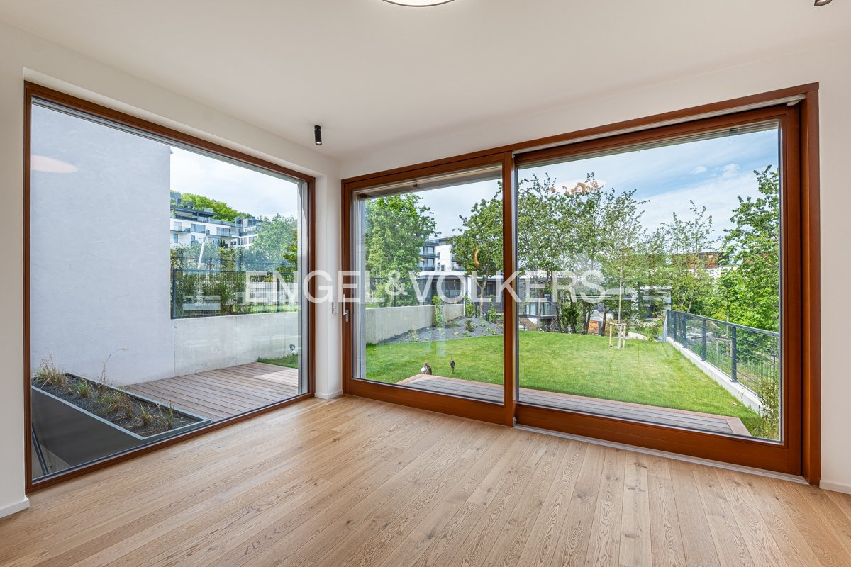 2-P1267552-HDR_web